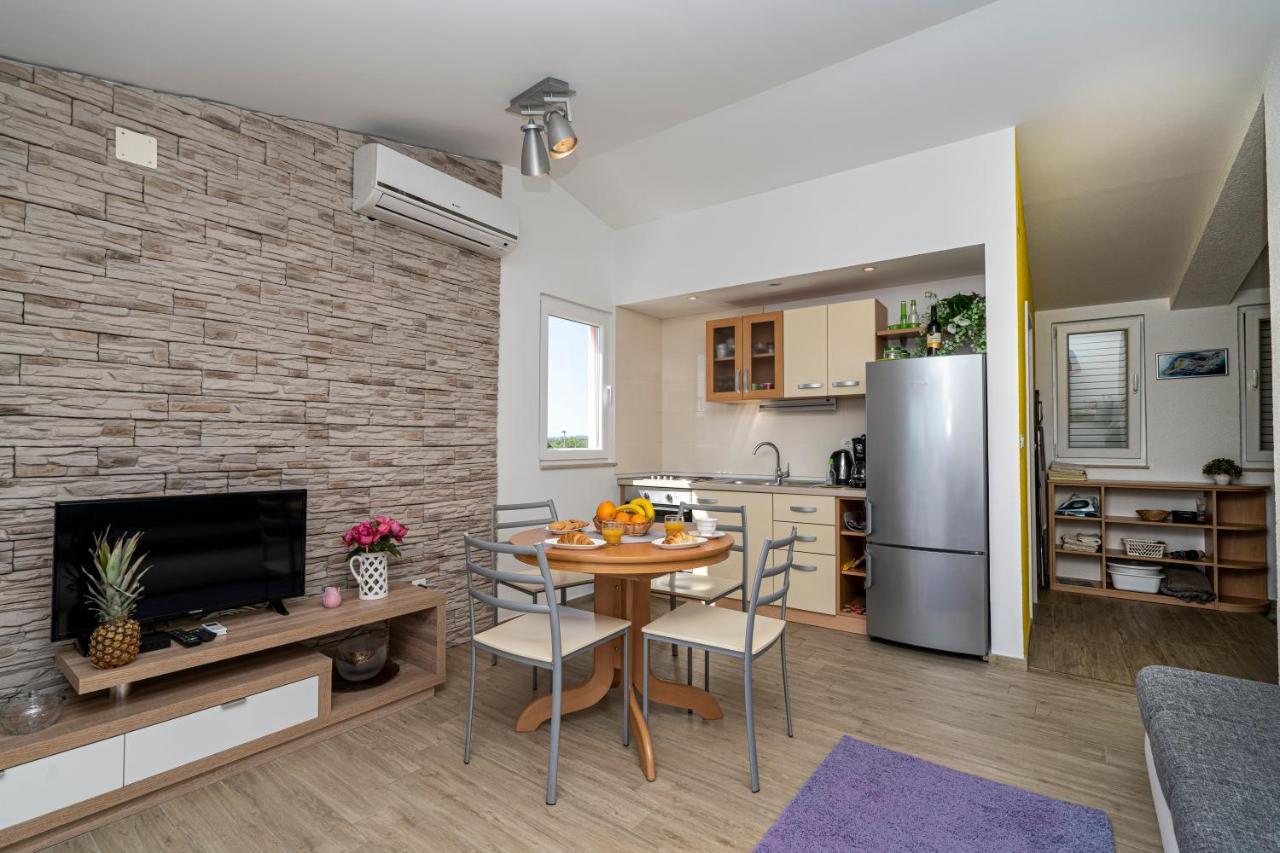 Seaview & Balcony Apartment Petra Ядрія Екстер'єр фото