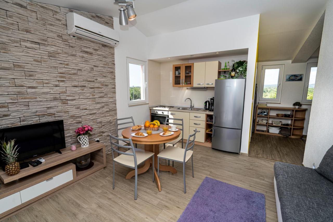 Seaview & Balcony Apartment Petra Ядрія Екстер'єр фото